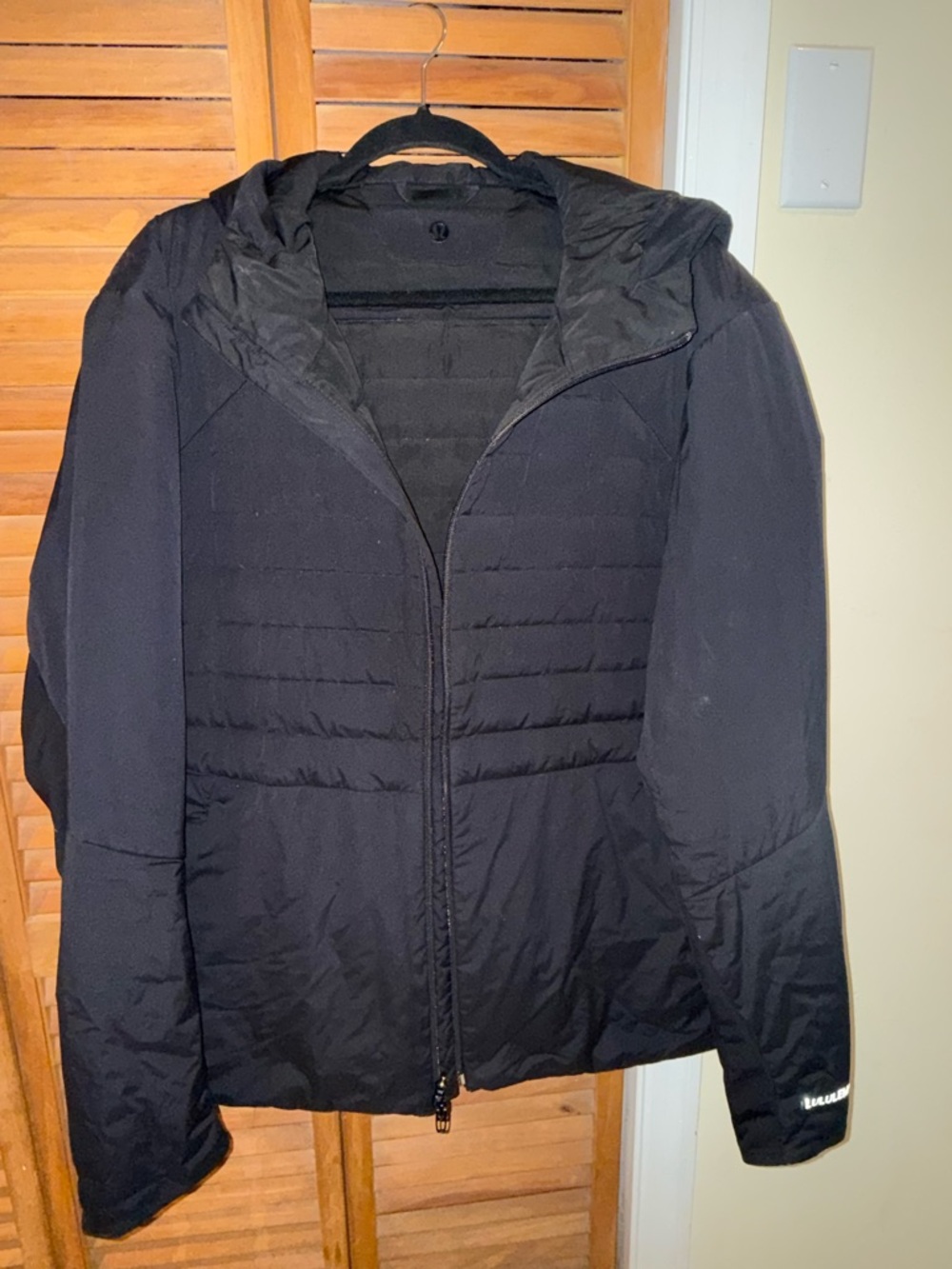 lululemon athletica Men's Black Hooded Puffer Jacket